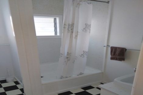 Photo of property in 25 Fulford Street, New Plymouth, 4310