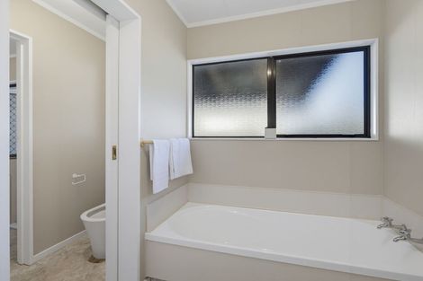 Photo of property in 47a Aquarius Drive, Kawaha Point, Rotorua, 3010