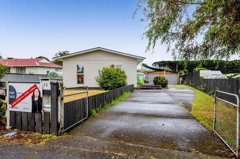 Photo of property in 13 Gibson Place, Patea, 4520