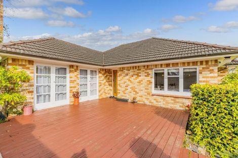 Photo of property in 8 Waiohua Road, Greenlane, Auckland, 1061