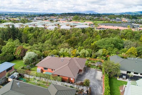 Photo of property in 11 Greenwood Place, Fitzherbert, Palmerston North, 4410