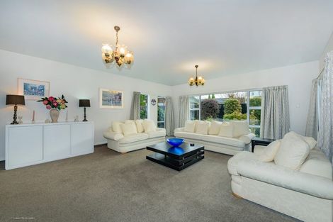 Photo of property in 22 Felstead Place, Avonhead, Christchurch, 8042