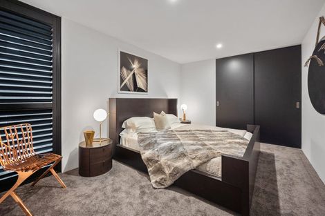 Photo of property in 314a Hurstmere Road, Takapuna, Auckland, 0622