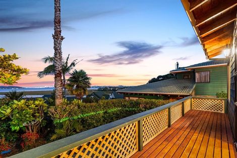 Photo of property in 1/181 Luckens Road, West Harbour, Auckland, 0618