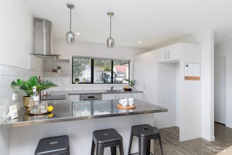 Photo of property in 25 Helvetia Grove, Naenae, Lower Hutt, 5011