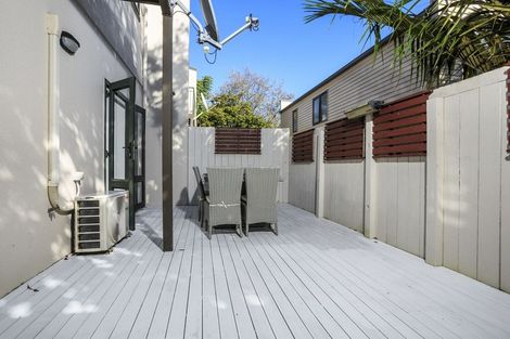 Photo of property in 3/26 Pannill Place, Oteha, Auckland, 0632