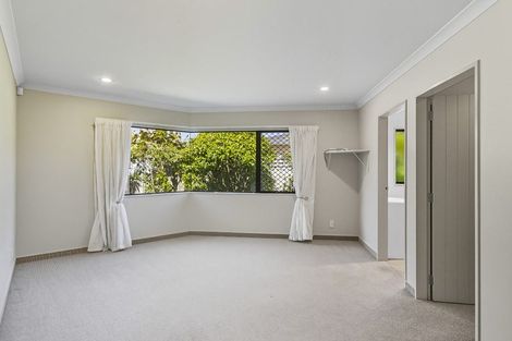 Photo of property in 2 Quadrant Heights, Paraparaumu, 5032