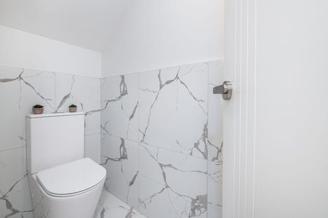 Photo of property in 23b Crystal Avenue, Glendene, Auckland, 0602