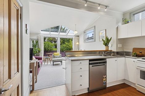 Photo of property in 62 Elizabeth Street, Mount Victoria, Wellington, 6011