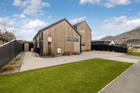 Photo of property in 28 Headley Drive, Lower Shotover, Queenstown, 9304