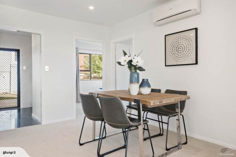 Photo of property in 1/31 Browns Bay Road, Browns Bay, Auckland, 0630