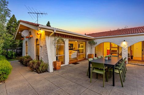 Photo of property in 84 Chelsea View Drive, Chatswood, Auckland, 0626