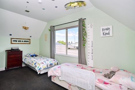 Photo of property in 12 Thornley Place, Woodend, 7610