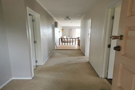 Photo of property in 12 Deuxberry Avenue, Northcote, Auckland, 0627