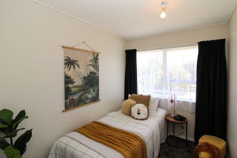 Photo of property in 17 Baillie Crescent, Carterton, 5713