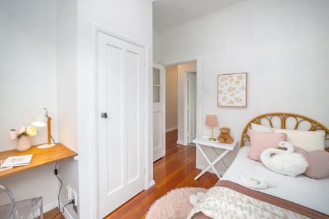 Photo of property in 10 Kent Street, Carterton, 5713