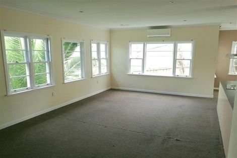 Photo of property in 63 Redoubt Road, Goodwood Heights, Auckland, 2105