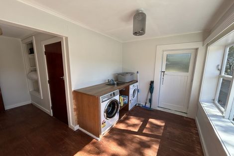 Photo of property in 18 Aplin Terrace, Ngaio, Wellington, 6035