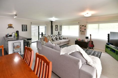 Photo of property in 27 Amberly Rise, Helensville, 0800