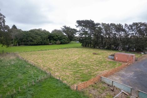Photo of property in 51 Waikawa Beach Road, Manakau, Levin, 5573