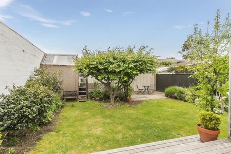 Photo of property in 13 Ferry Street, Seatoun, Wellington, 6022