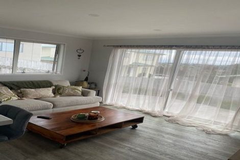 Photo of property in 11a Rishworth Avenue, Stanmore Bay, Whangaparaoa, 0932