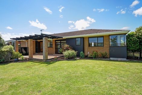 Photo of property in 5 Chilton Drive, Paraparaumu, 5032