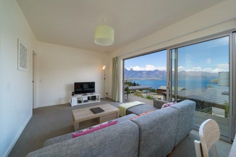 Photo of property in 129a Wynyard Crescent, Fernhill, Queenstown, 9300