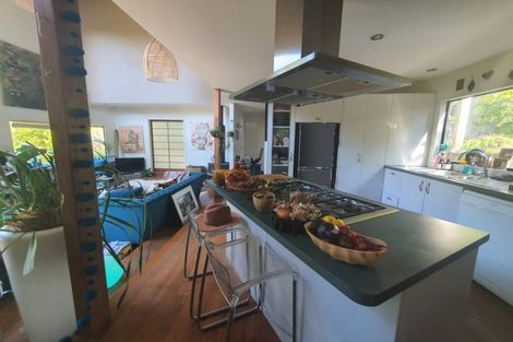 Photo of property in 50 Lone Kauri Road, Karekare, New Lynn, 0772