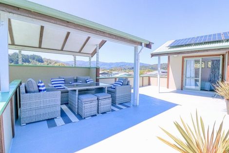 Photo of property in 28 Kawatiri Grove, Wainuiomata, Lower Hutt, 5014