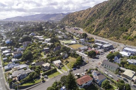 Photo of property in 1 Wellington Road, Paekakariki, 5034