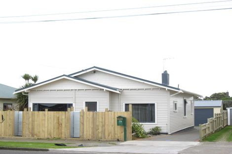 Photo of property in 35 Sackville Street, Fitzroy, New Plymouth, 4312