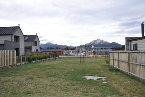 Photo of property in 32 Obelisk Street, Wanaka, 9305