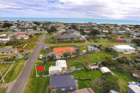 Photo of property in 21 Dewe Terrace, Foxton Beach, Foxton, 4815