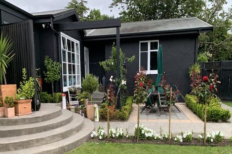 Photo of property in 11 Collingwood Street, Hokowhitu, Palmerston North, 4410