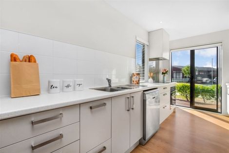Photo of property in 7 Parachute Crescent, Papakura, 2110