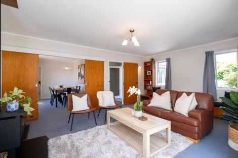 Photo of property in 37 James Cook Street, Havelock North, 4130
