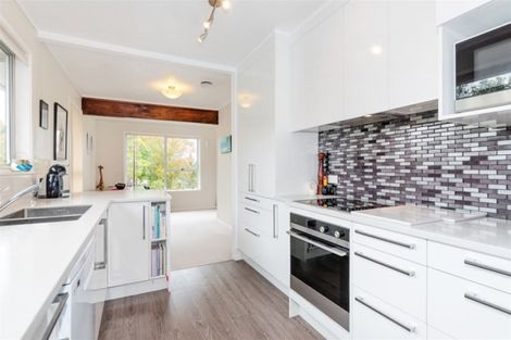 Photo of property in 47 Lantana Road, Green Bay, Auckland, 0604