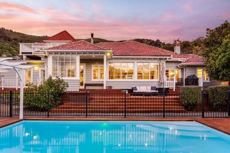 Photo of property in 396 Muritai Road, Eastbourne, Lower Hutt, 5013