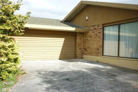 Photo of property in 17 Palomino Drive, Henderson, Auckland, 0612