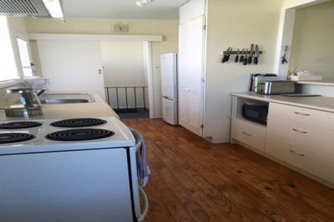 Photo of property in 1/74 Sunnynook Road, Sunnynook, Auckland, 0620