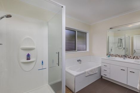 Photo of property in 10 Kilountain Place, Kerikeri, 0230