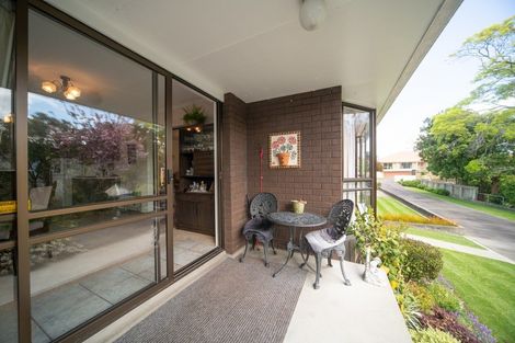 Photo of property in 3 Phoenix Avenue, Hokowhitu, Palmerston North, 4410