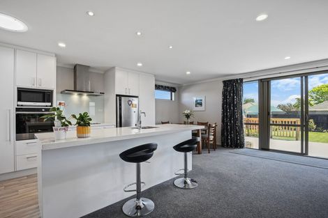 Photo of property in 17 Waratah Street, Avondale, Christchurch, 8061