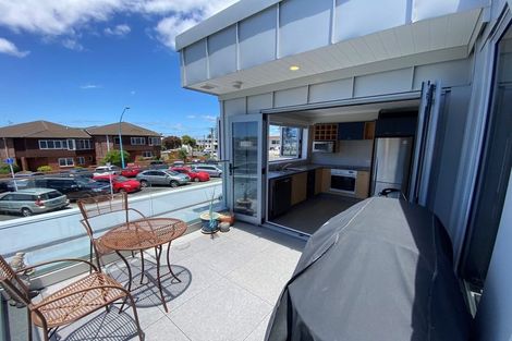 Photo of property in 4/19 Victoria Road, Mount Maunganui, 3116