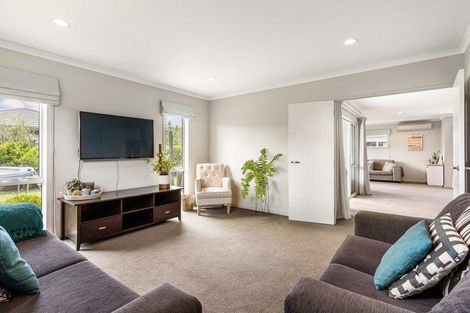 Photo of property in 18 Excelsa Place, Papamoa Beach, Papamoa, 3118