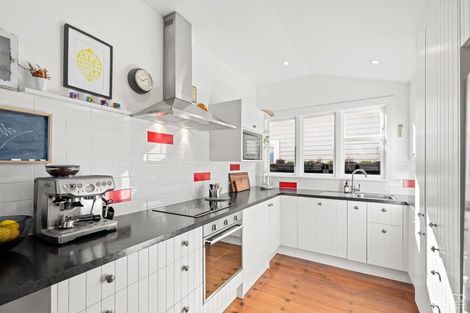Photo of property in 9 Hinemoa Street, Waiwhetu, Lower Hutt, 5010