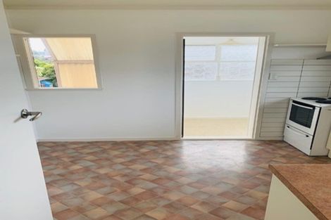 Photo of property in 1/70 Bentley Avenue, Glenfield, Auckland, 0629