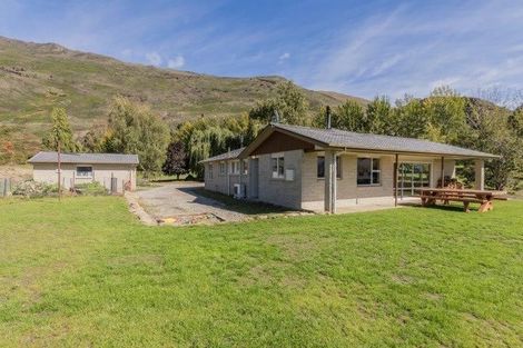 Photo of property in 219 Mount Aspiring Road, Wanaka, 9305