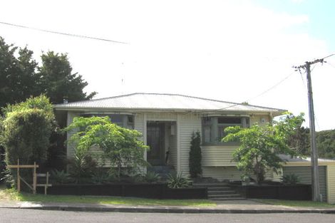 Photo of property in 32 Le Roy Terrace, Birkenhead, Auckland, 0626